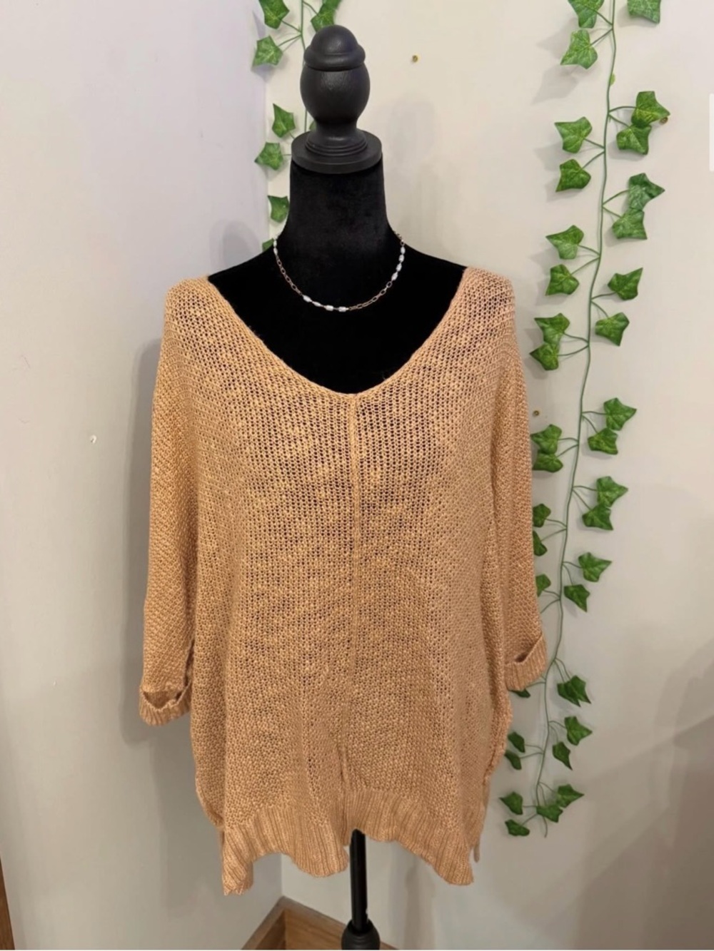 Relaxed V-Neck Lightweight Knit Sweater - Camel